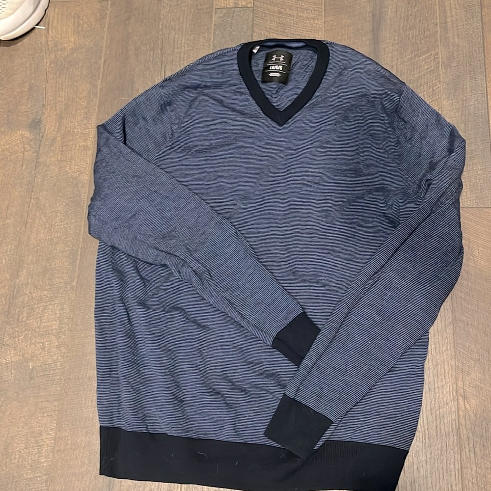 Men’s Large Under Armour “v”neck sweater